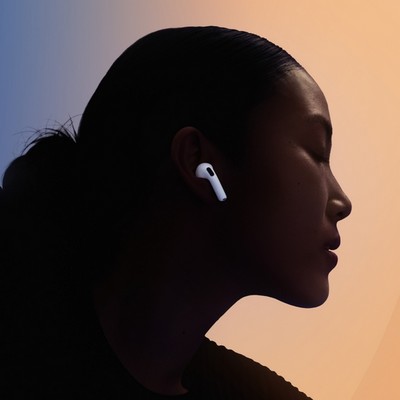Apple AirPods 5 ANC with Wireless Charging Case - фото 105357