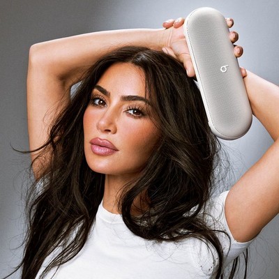 Beats Pill Kim Kardashian Light Grey - фото 74573
